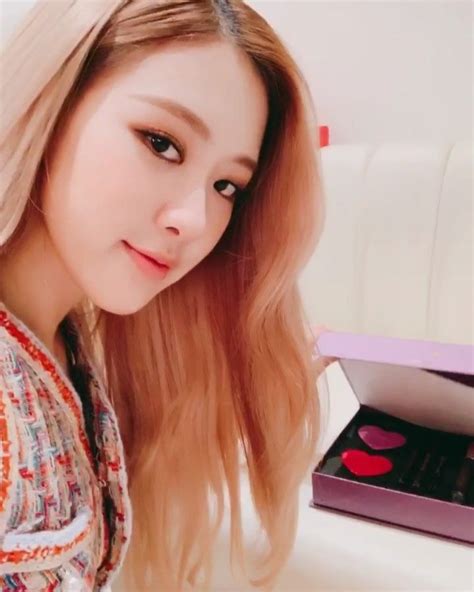 ROSÉ (@roses.